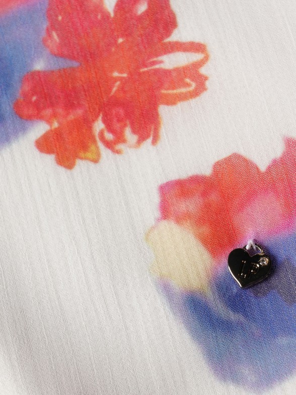 Blusa com Padro Floral