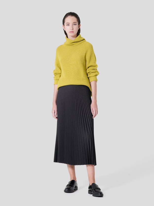 Pleated skirt