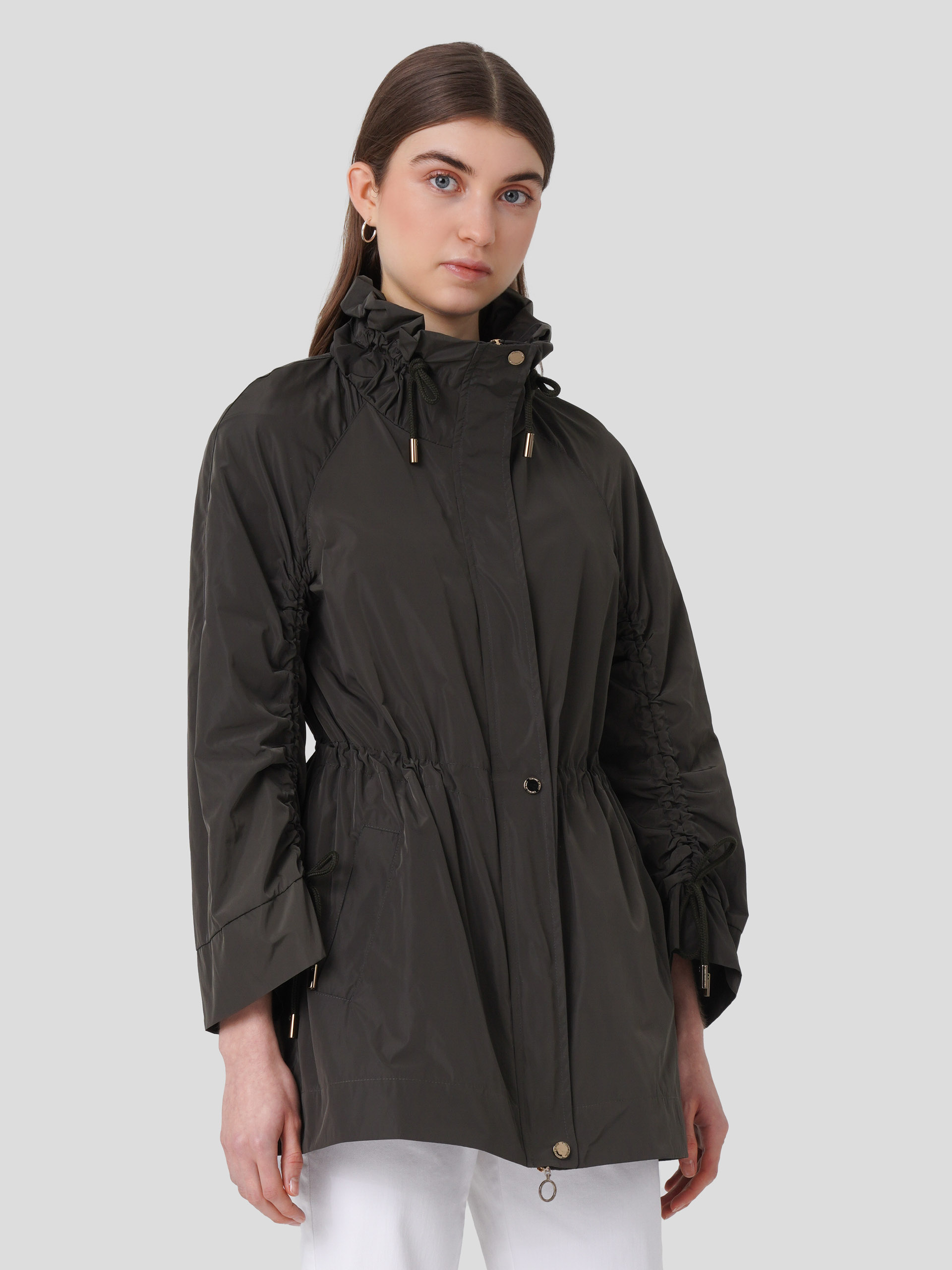Parka impermeável com detalhe nas mangas