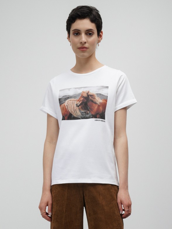 T-shirt branca com estampado fotográfico