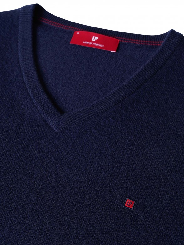 Man's v-neck jumper made from 100% wool