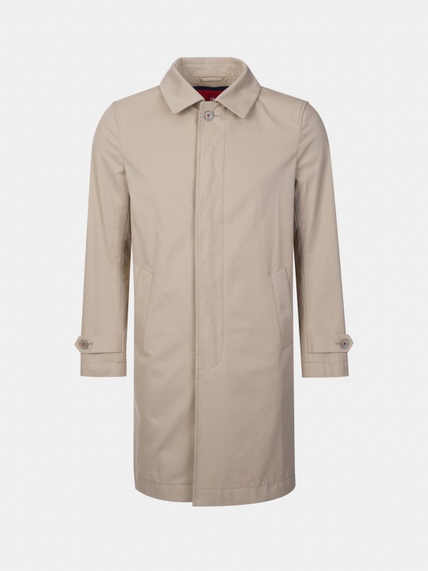 Man's classic trench coat with pockets and personalised details