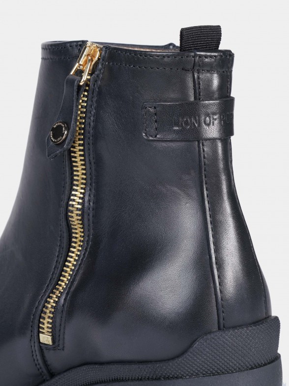 Botas pretas com taco