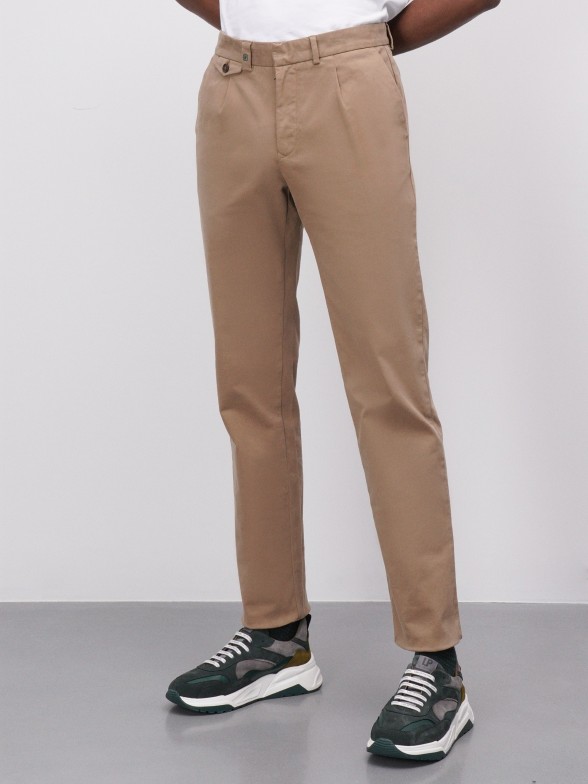 Man's regular fit chino trousers