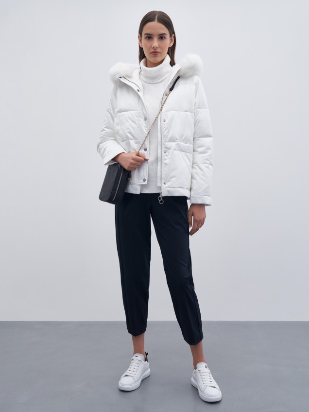 Quilted jacket with hood - Image product