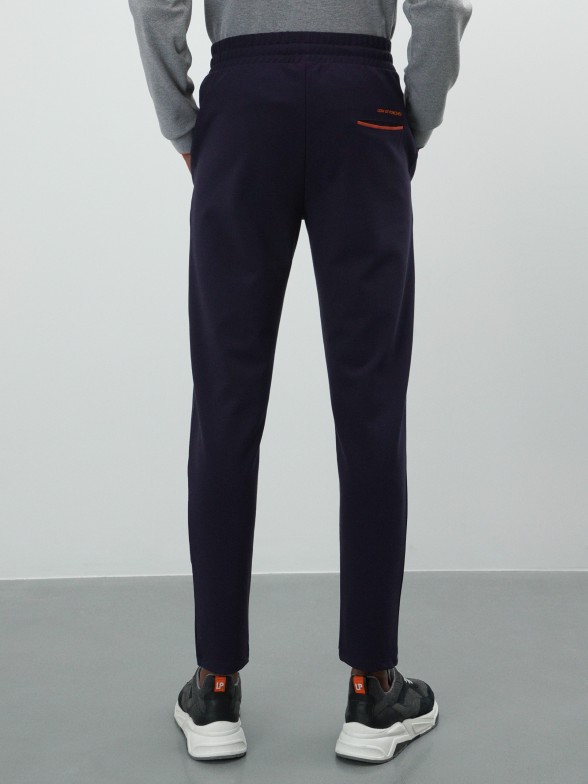 Man's jogging trousers with drawstring and contrasting details