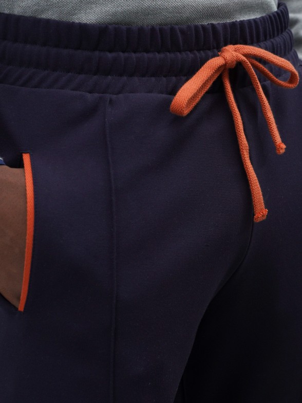 Calças para homem jogging com cordão e detalhes em contraste