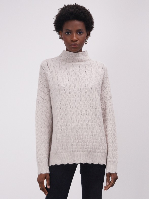 Woman's turtleneck knit jumper with cropped hem