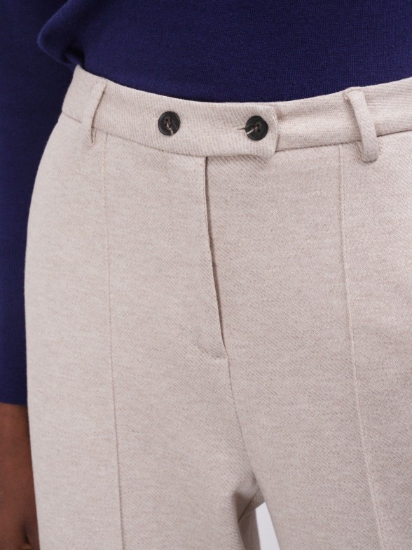 Woman's regular fit trousers in stretch knit