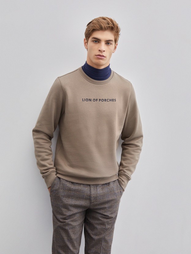 Sweatshirt com estampado lettering