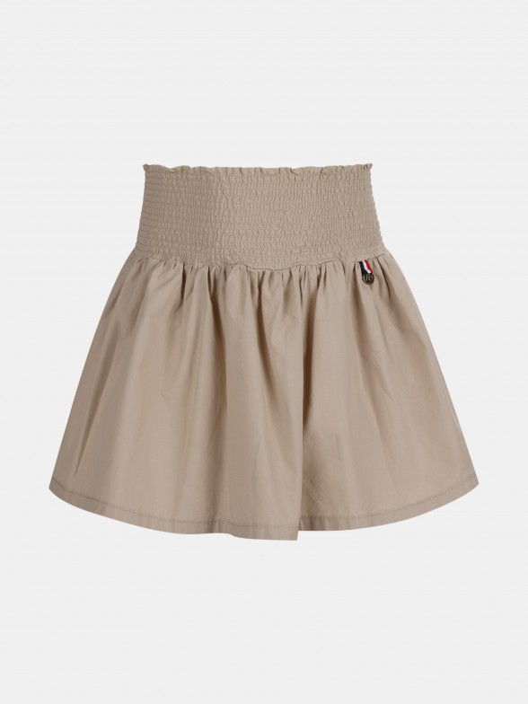 Short skirt with elastic waist