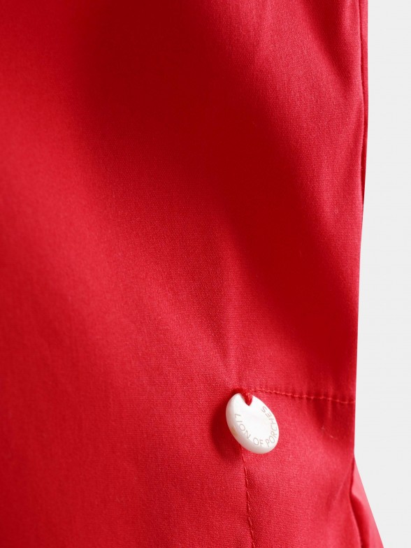 Woman's red cotton shirt with raglan sleeves
