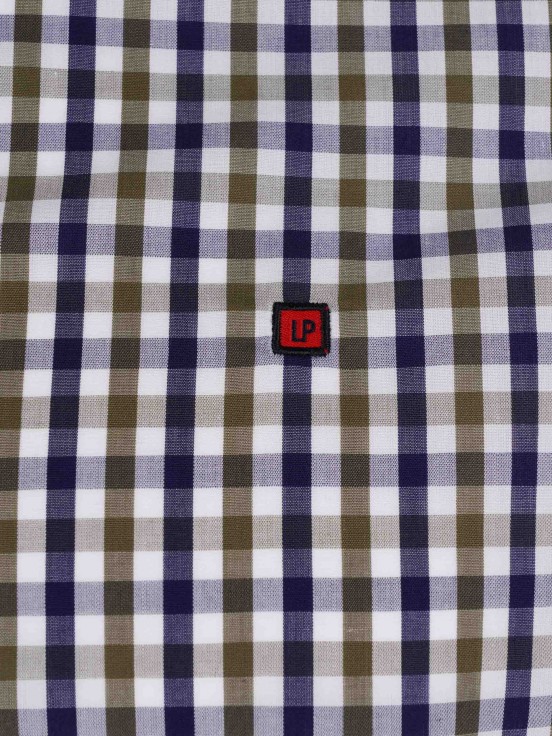 Man's cotton slim fit shirt with checkered pattern