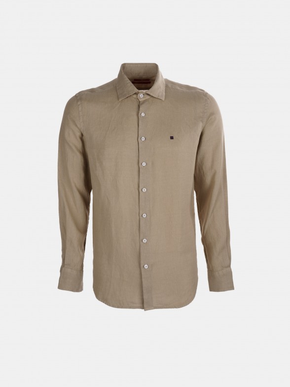 Man's slim fit linen shirt with cutaway collar
