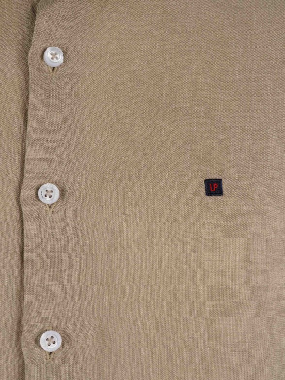 Camisa para homem slim fit de linho com colarinho "cutaway"