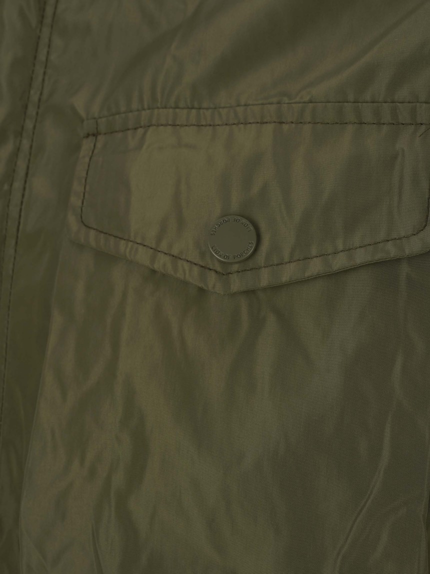 Parka em tecido t�cnico com capuz e bolsos