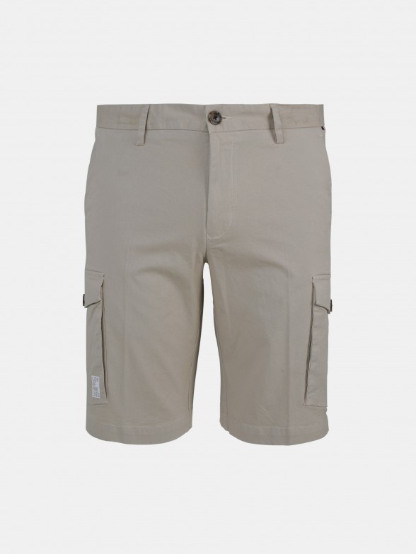 Pantalones cortos de corte normal para hombre fabricados en algodón  elástico con bolsillos laterales | LION OF PORCHES