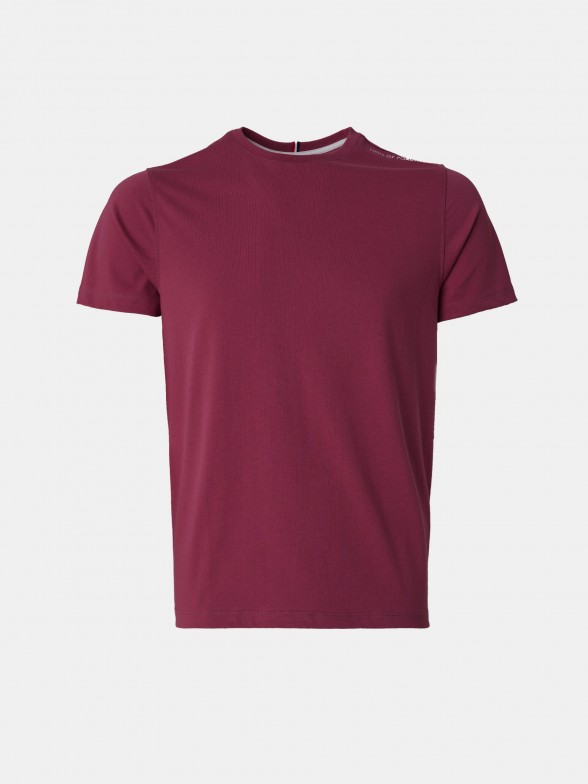 T-shirt para homem de algodo com gola redonda e estampado nas costas