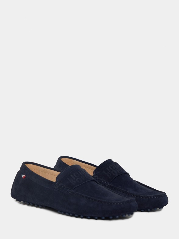 Sapatos para homem clssicos com sola de borracha e branding