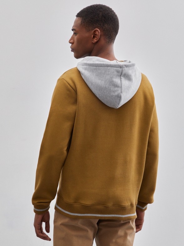 Man's cotton sweatshirt with hood and print