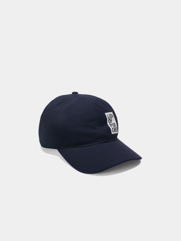 Man's cap with curved visor and printed