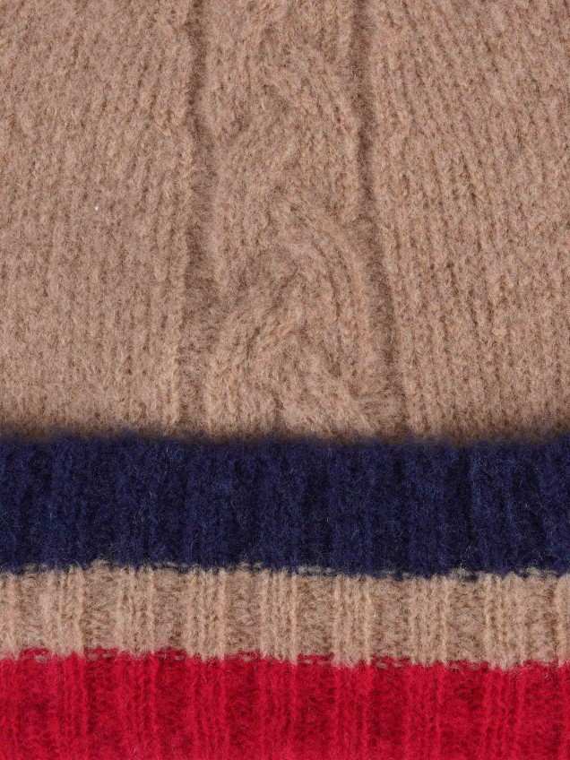 Gorro tran�ado com riscas