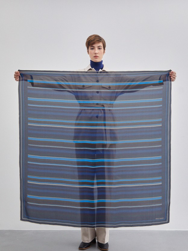 Pañuelo de seda con estampado de rayas diagonales