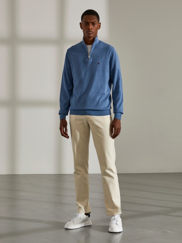Man's cotton jumper with collar fastening and long sleeves