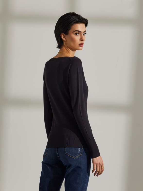Camisola para mulher de malha com gola redonda e manga comprida