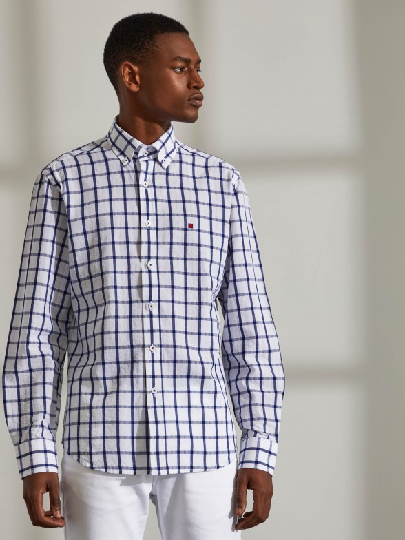 Man's slim fit cotton and linen shirt with checkered pattern