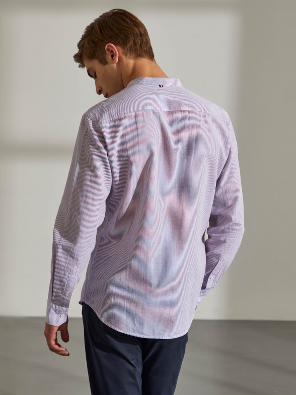 Camisa para homem slim fit de algodão e linho com padrão de riscas