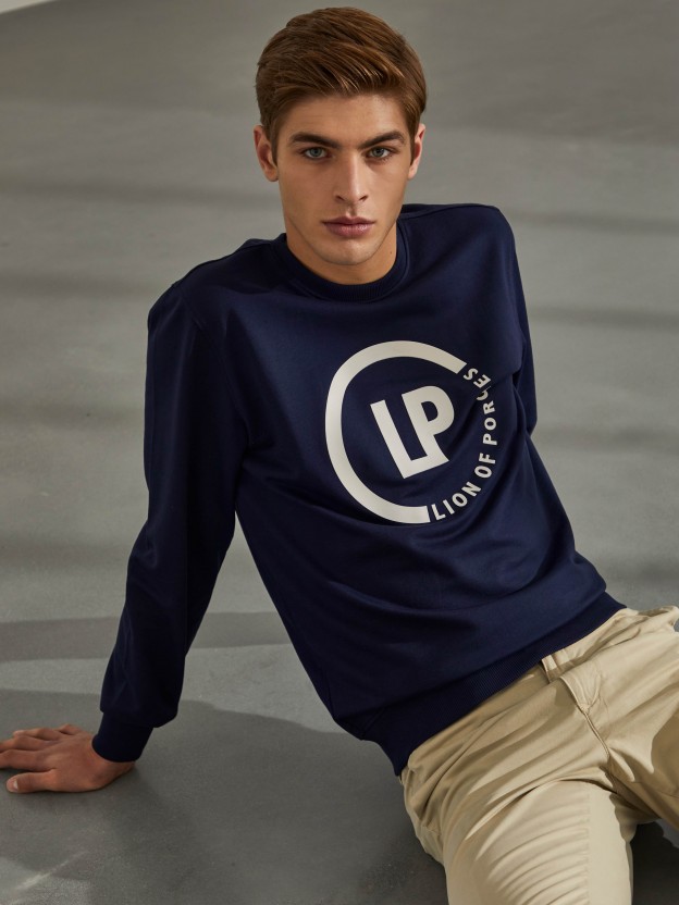Man's sweatshirt in knit cotton with round collar and printed design
