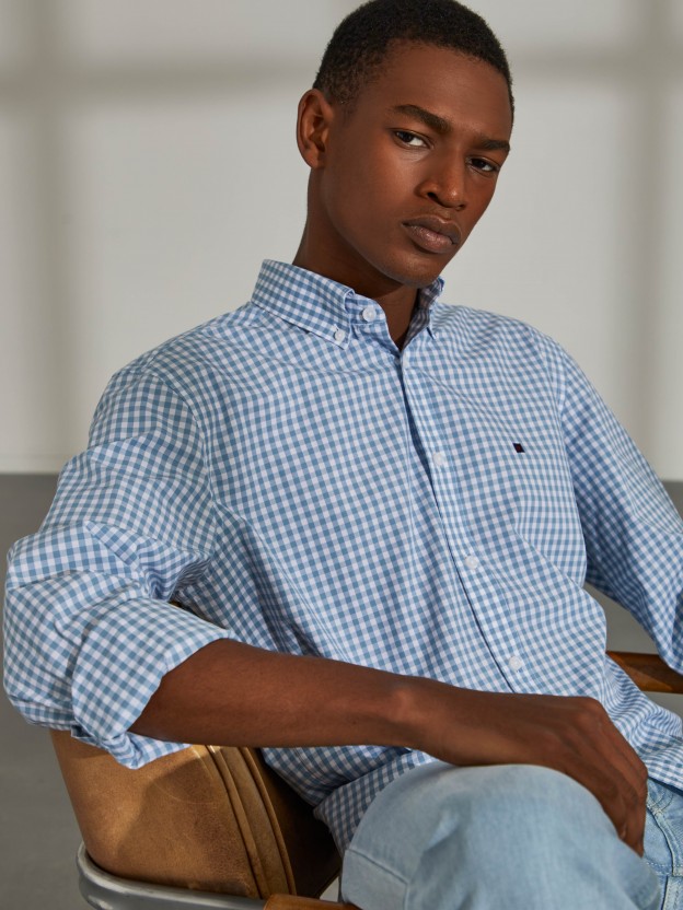 Camisa slim fit de algodão com padrão de xadrez