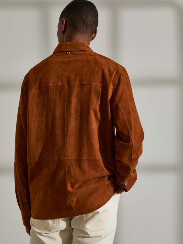 Bluso para homem castanho com botes e bolsos