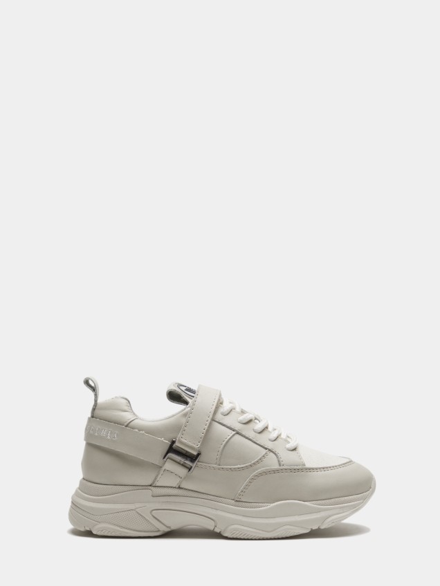 Sapatilhas combinadas com velcro