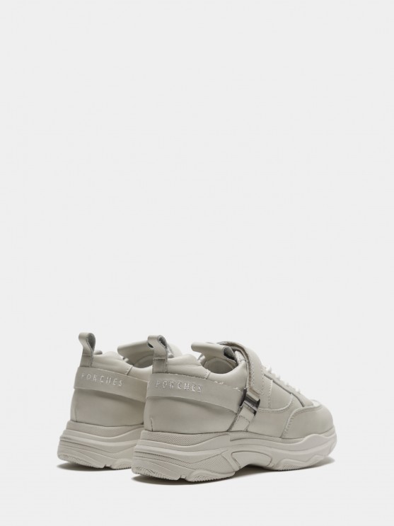 Trainers with laces and velcro