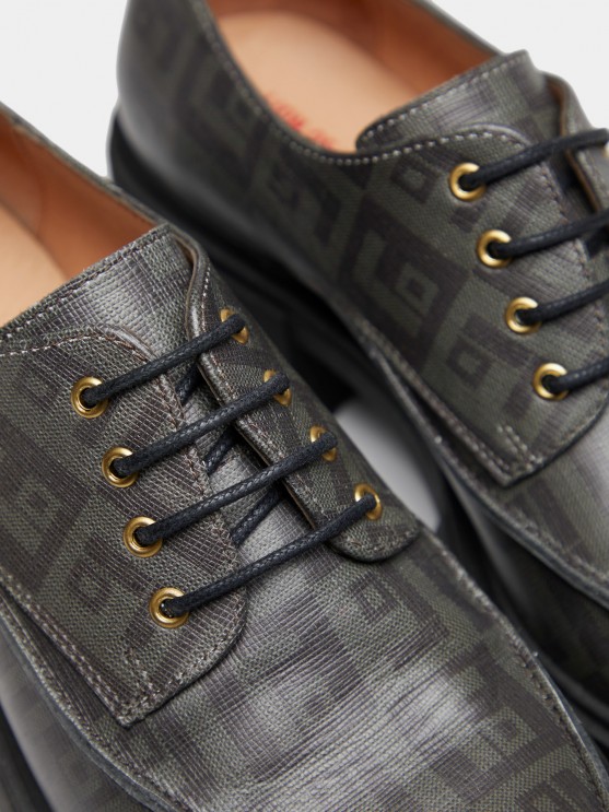 Loafer monograma em pele