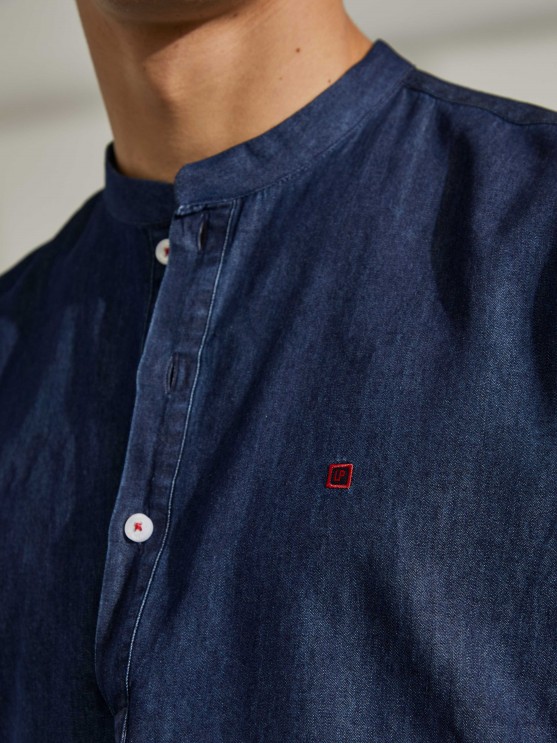 Camisa vaquera slim fit para hombre con cuello de polo
