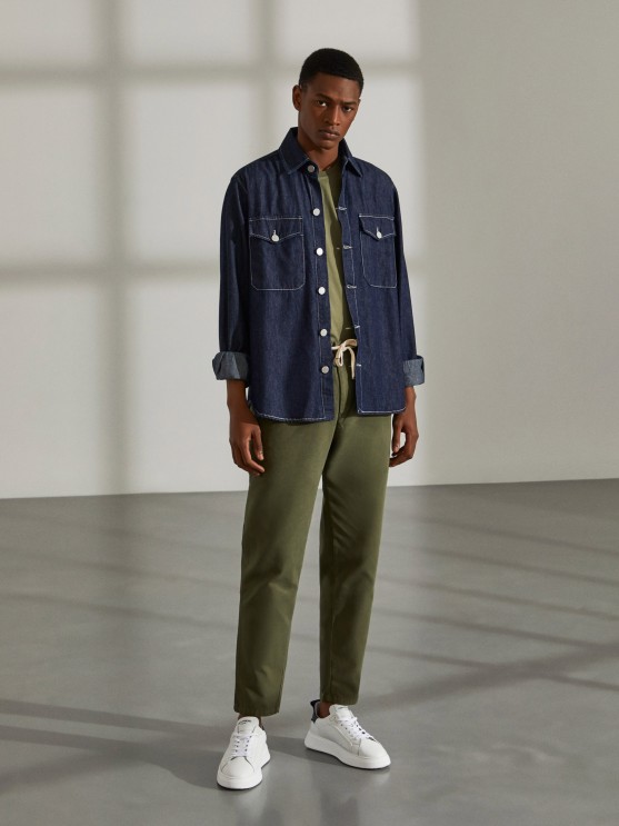 Pantalones para hombre de corte regular con cordn y cintura elstica
