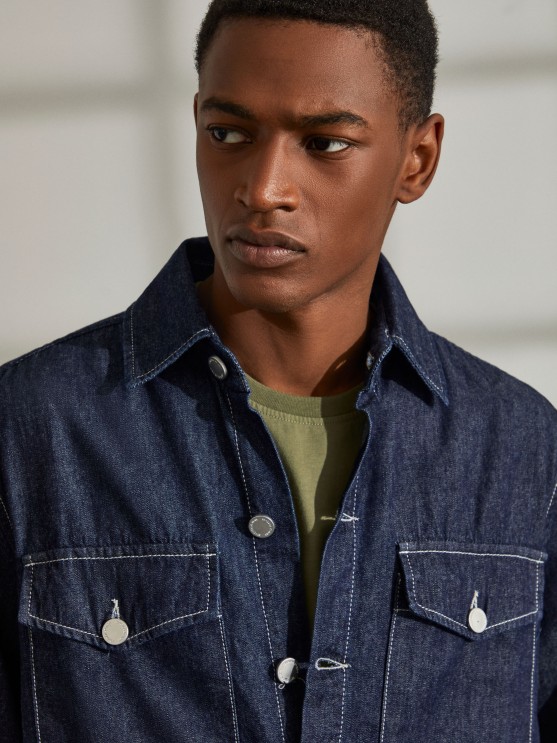 Man's regular fit shirt in denim with pockets