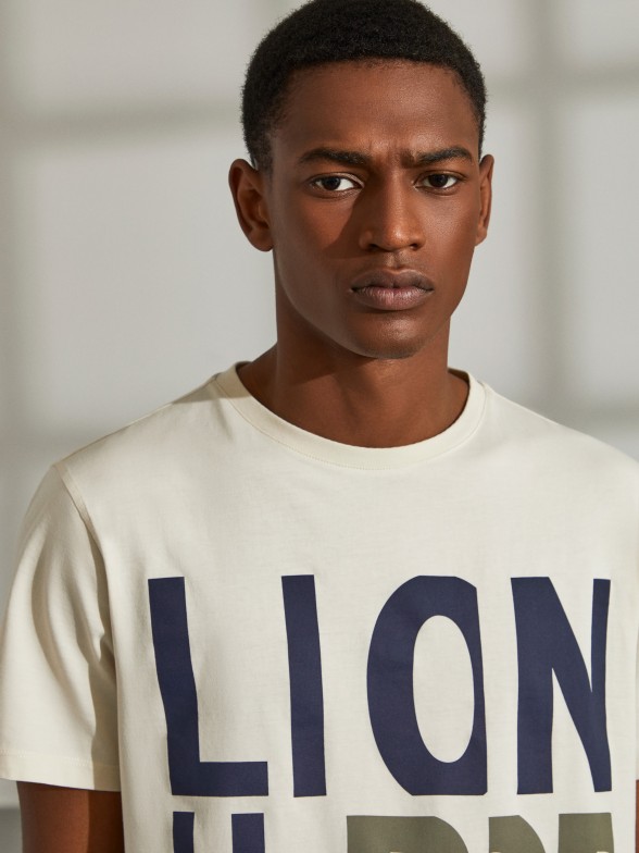 T-shirt para homem de algodo com gola redonda e estampado