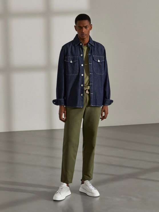 Man's regular fit shirt in denim with pockets