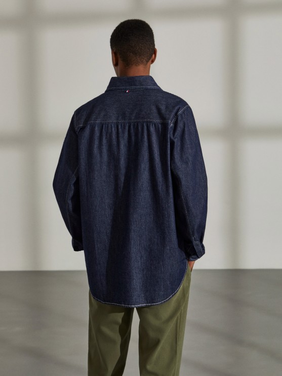 Man's regular fit shirt in denim with pockets