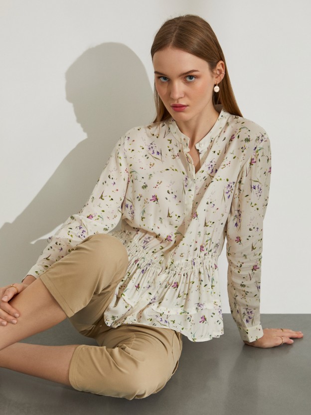 Woman's viscose shirt with flower pattern and frill