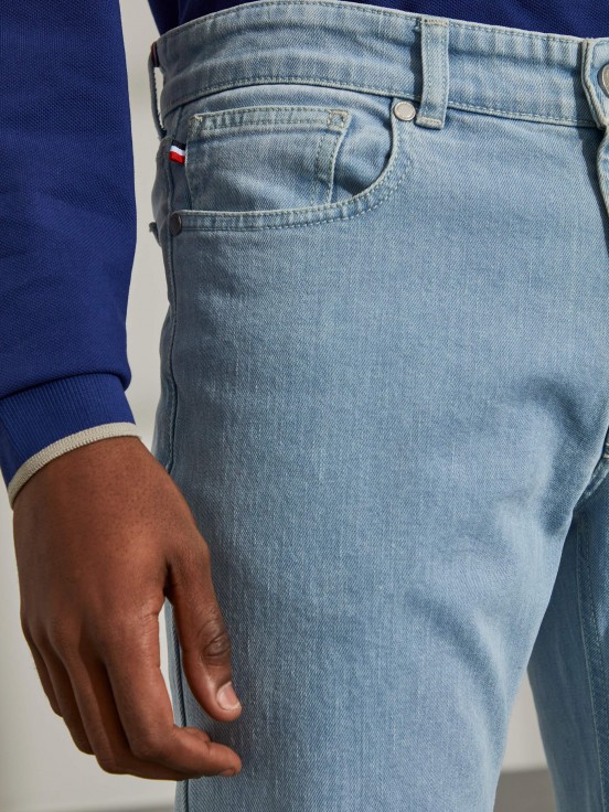 Calças para homem jeans regular fit com cinco bolsos