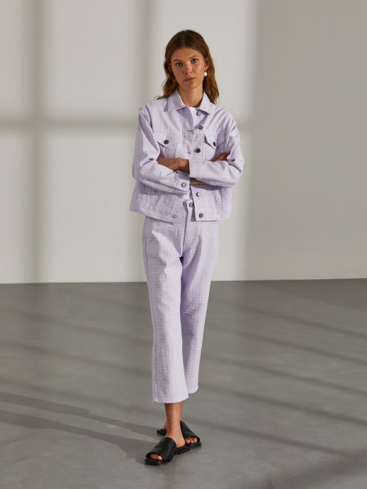 pantalones vaqueros con monograma