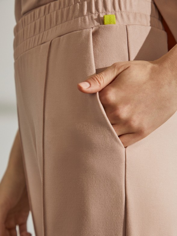 Calças para mulher relaxed fit em malha com cintura elástica