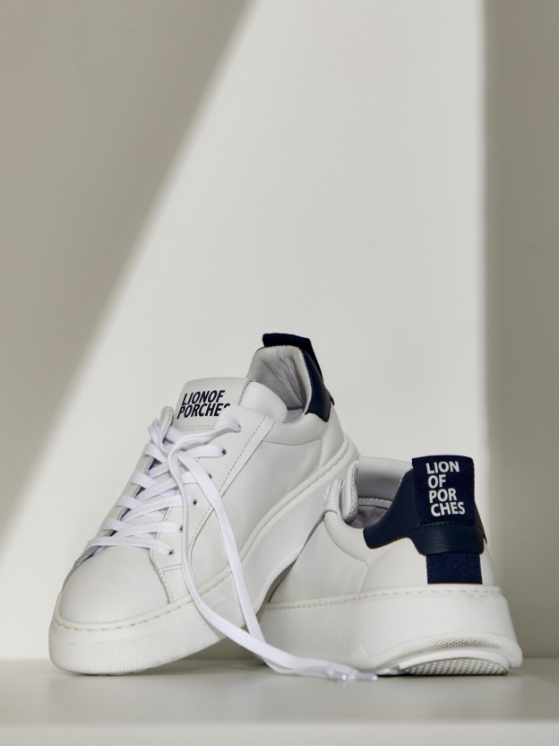 Woman's white trainers with platform and contrasting details