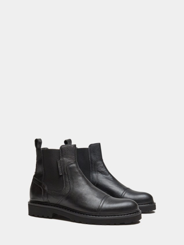 Botins de pele