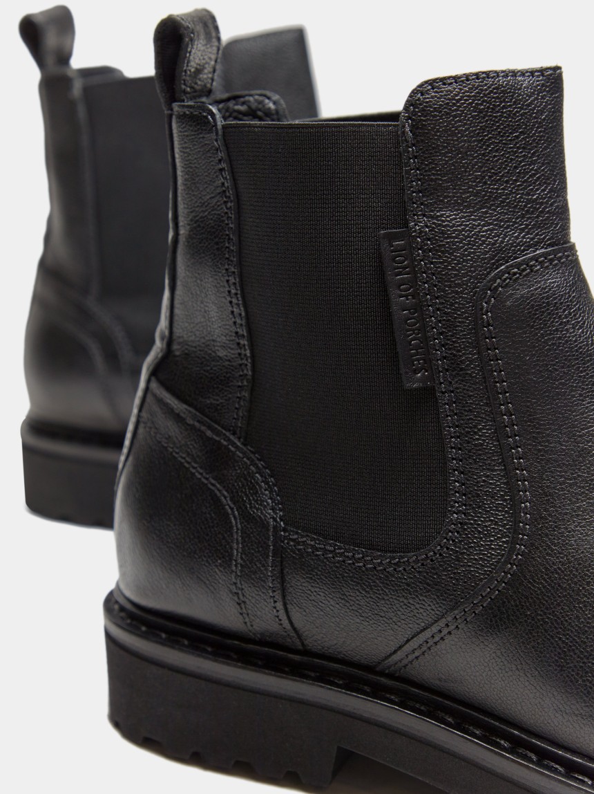 Botins de pele